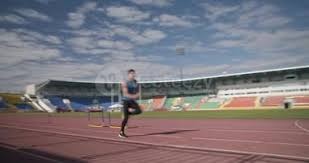 “湘超”短剧《我在野生球场当门神》开机，预计12月中旬上线